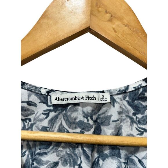 Abercrombie & Fitch Long Sleeve Deep V Blouse Small Fruit Toile Print Smocked - Picture 3 of 7